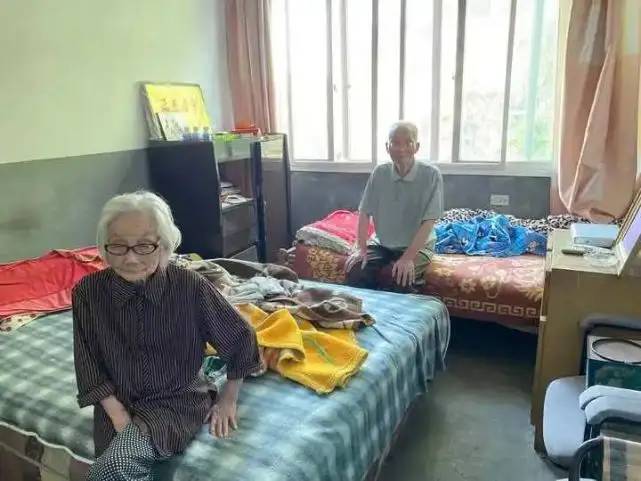 105岁老太太喝了100年咖啡，84岁儿子：每天给她冲一杯